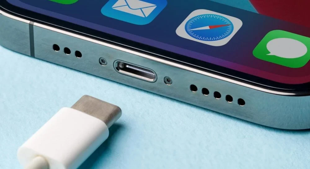 Смартфон не заряджається через USB-C: коли роз’єм ще можна врятувати без ремонту